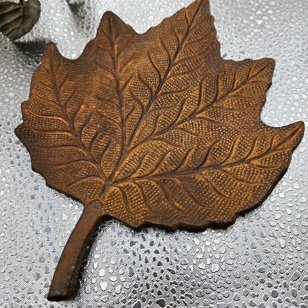 "5/$40" Rustic Metal Flat Leaf Fall Autum Decor